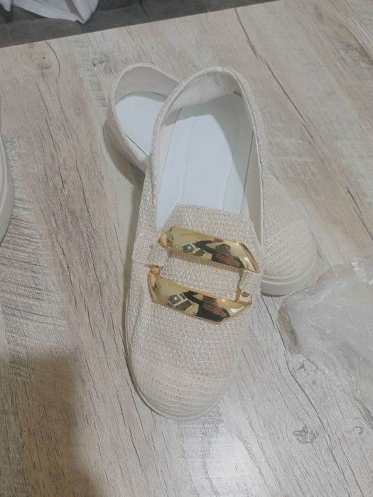 Продам обувь новая скидка так как закрывается магазин