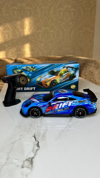 Porsche. Порш машина на пульте. Drift car. Moshina. Mashina.