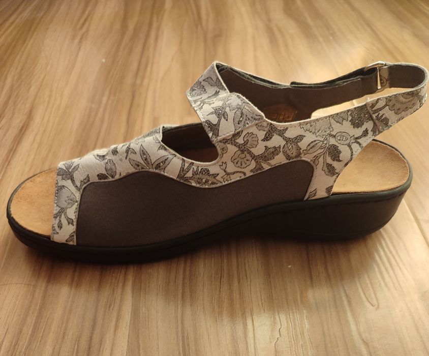 Продаются сандали