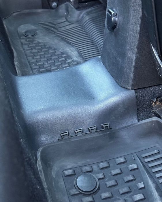 Set ornamente praguri + mocheta Dacia Logan 2 / Logan 2 MCV