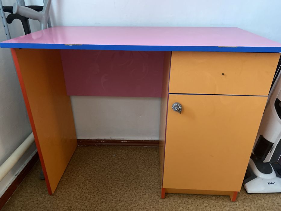 Шкаф с  кроватью