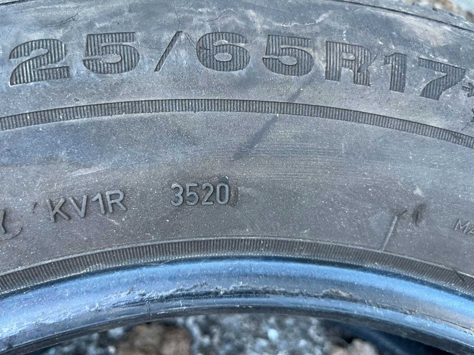 зимни гуми DUNLOP 225/65/17 с ДОТ 35/2020г