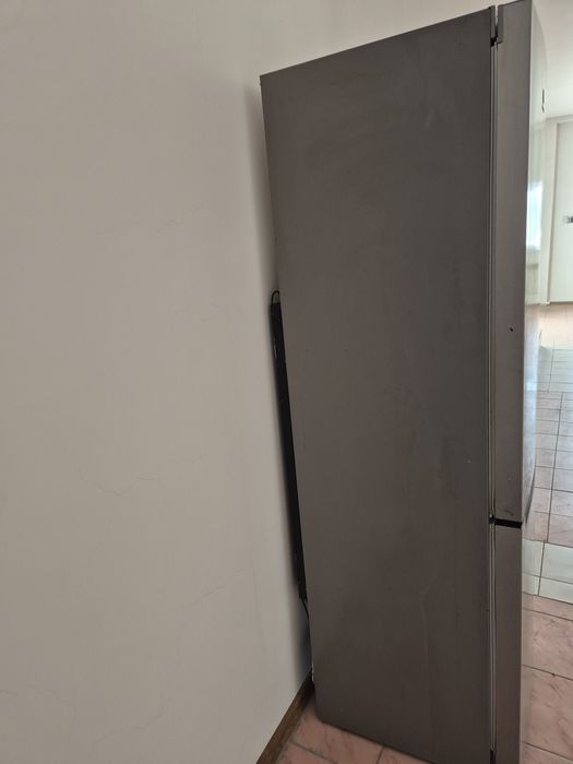 Продам холодильник б.у Бощ