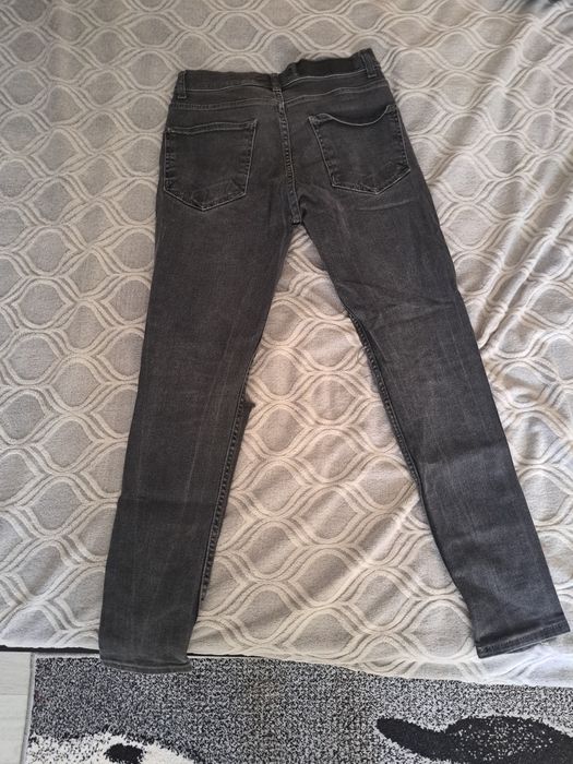 blugi noi negri rupti