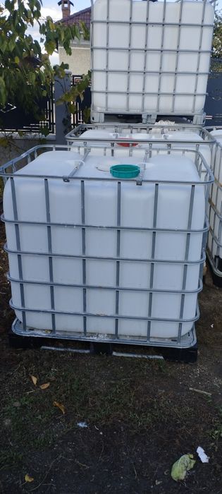 Bazin 1000 litri,cu palet din lemn, plastic ,metalic