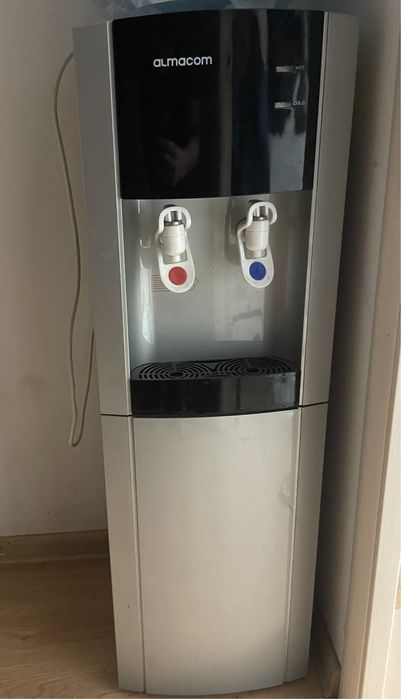 Диспенсер кулер для воды