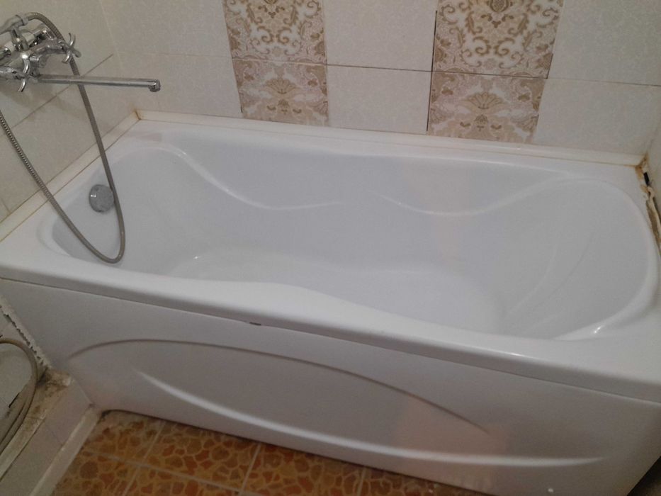 Продам ванну акриловую Б/У