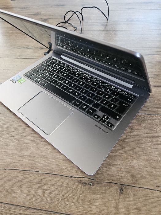 Laptop Gaming Asus Zenbook Intel i5 7th 8GB DDR4 256 SSD + 1TB HDD 2 placi video taste iluminate 14" fullhd carcasa metalica