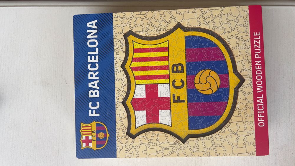 FC BARCELONA - Официален дървен пъзел