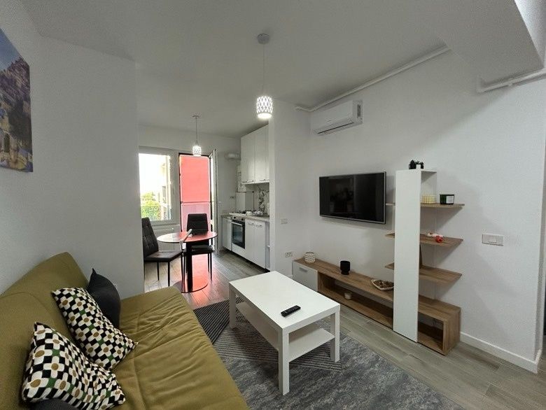Studio modern de închiriat
