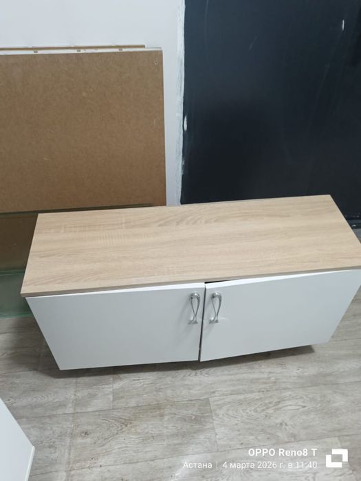 Витрина из мдф и стекла