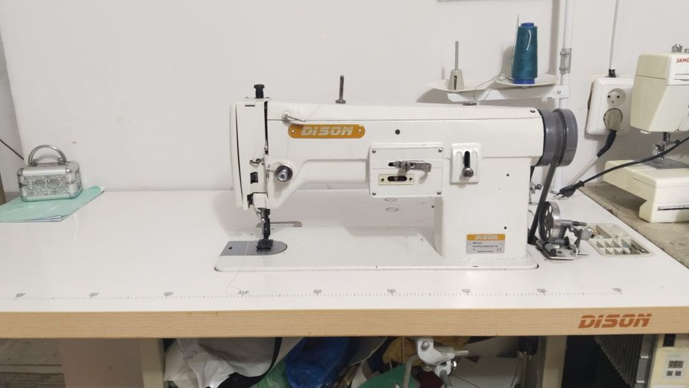 Продам промышленную машинку