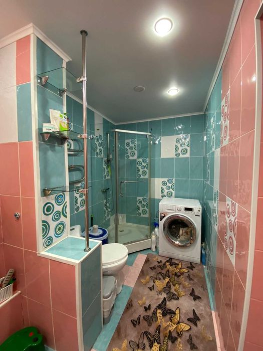 Продам 2 ком квартиру 85 кв м!