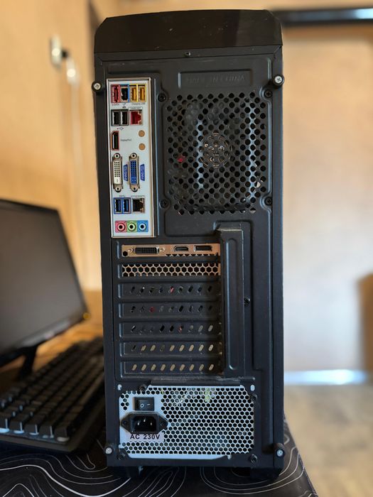 Геймърски настолен компютър