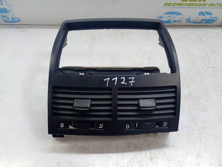 Grila ventilatie bord 928075r Volkswagen Touareg 1 (7L) (2002 - 2007) 3.0 tdi CAS 3.0 tdi CAS