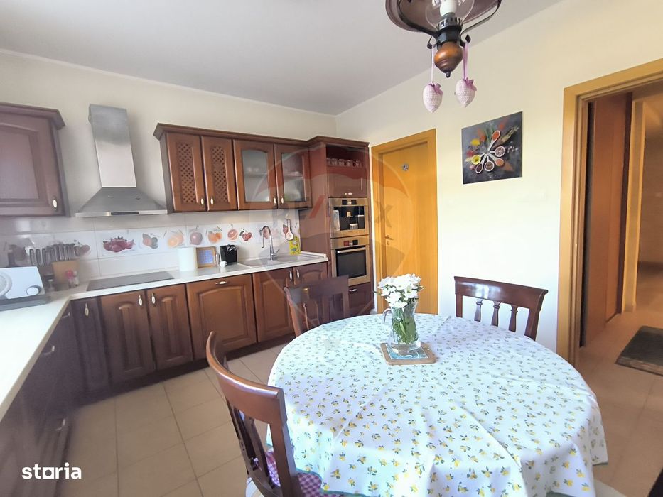 Casă de vanzare