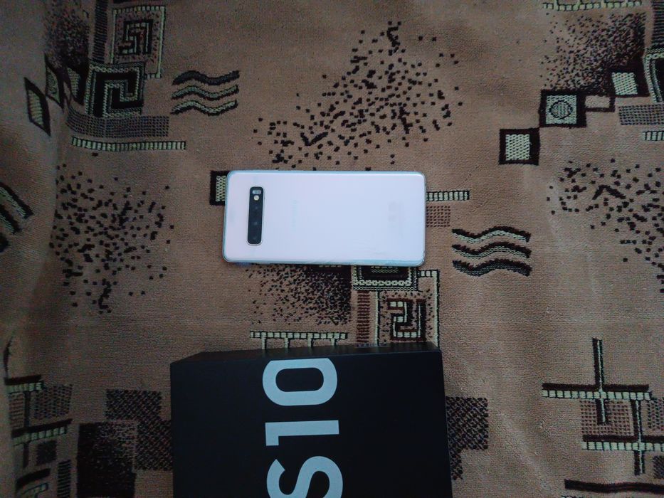 Samsung s10 8/128gb обмен