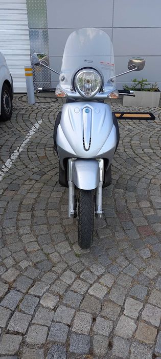 Продавам ПИАДЖО Бевърли 500