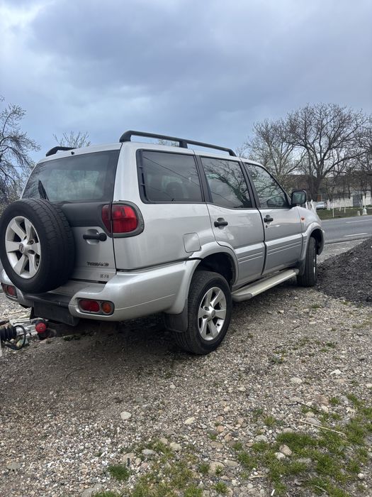 2 Nissan terrano 2.7 si 3.0