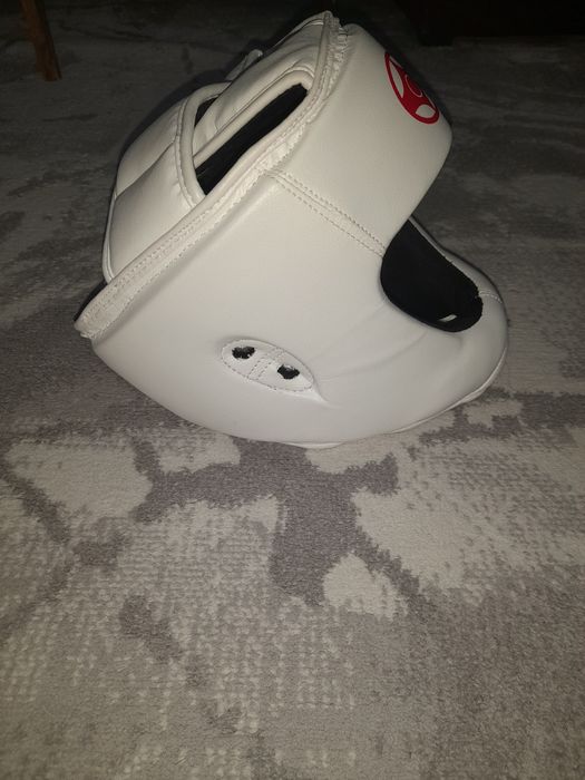 Шлем для единоборств