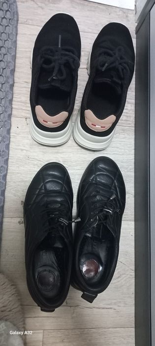 Кроссовки женские