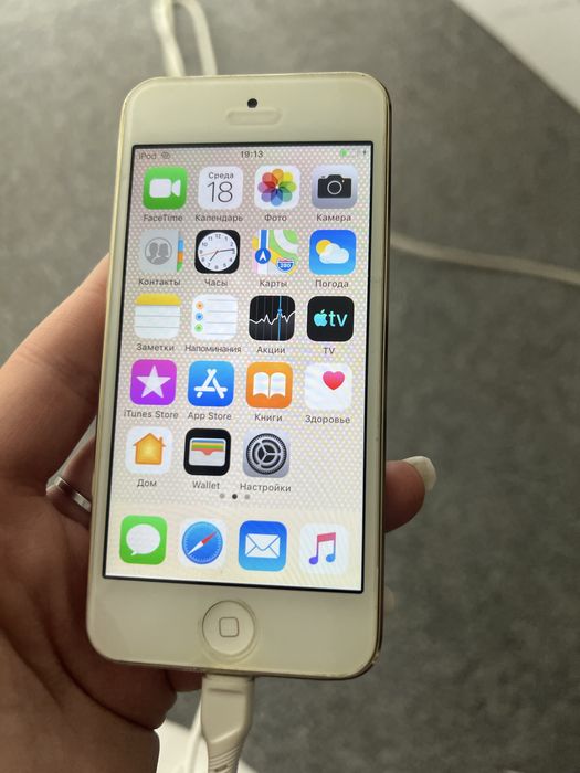Продам ipod touch 6