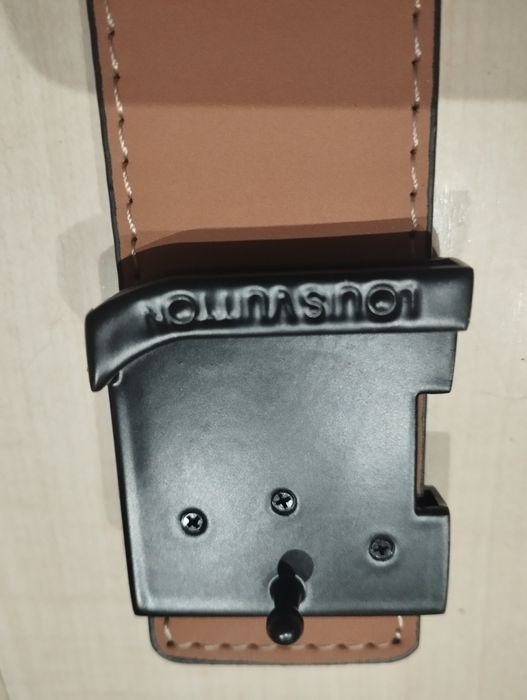 Колани Louis Vuitton и Hermès – отлично състояние