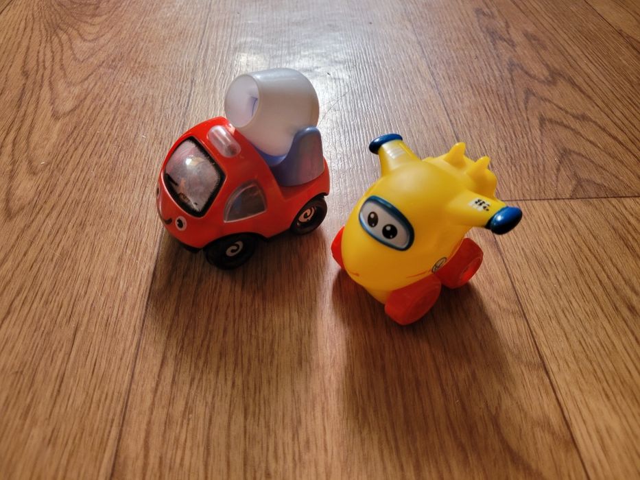 Машинки и самолёты для малыша