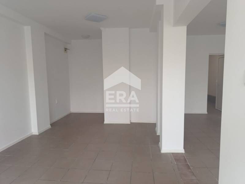 Продава се Магазин в Варна, Колхозен пазар - 55 кв.м за 1791 €/кв.м - Снимка #2