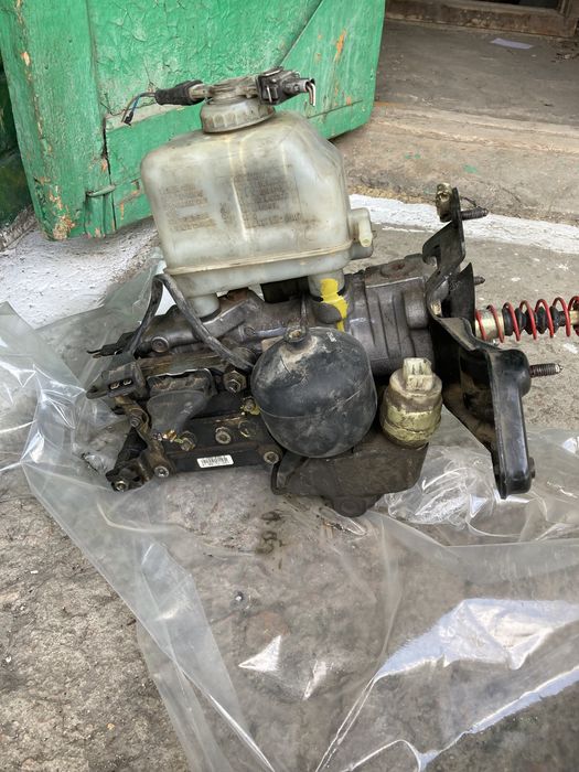 Главный тормозной в сборе пассат б3