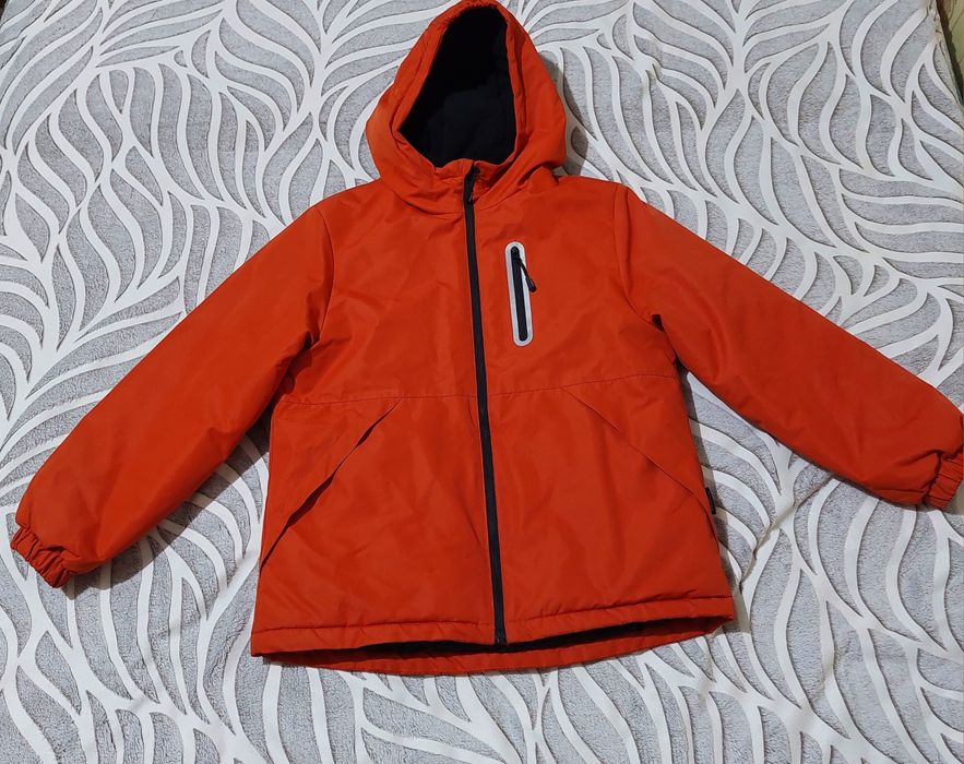 Продам детскую куртку для мальчика