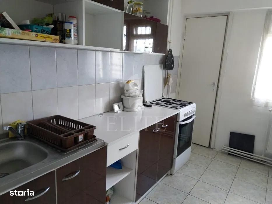 Apartament 4 camere în zona STRAZII SLATINA