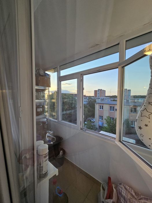 Apartament 3 camere, 68 mp, etaj 4 cu panoramă deosebită, Trivale Complex 2, complet renovat 105.000 € negociabil