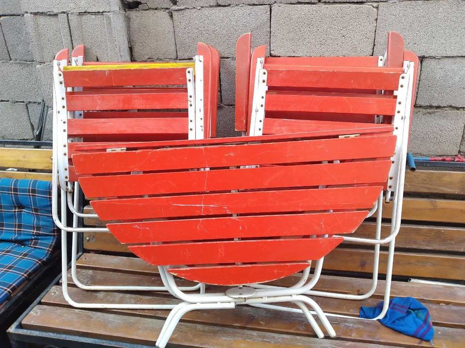 Продам складной стол и складные стулья