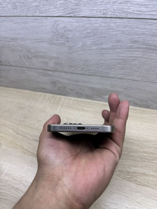 Продаю iphone 15 pro max 256gb