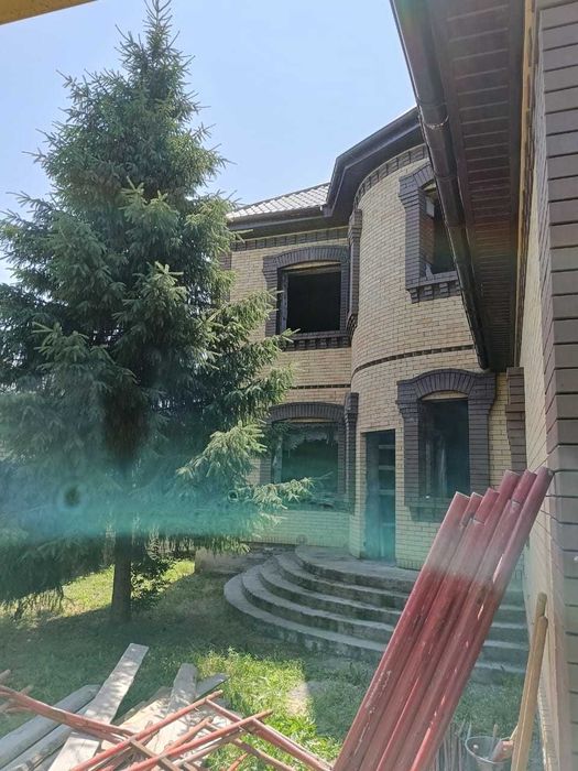 Продам коттедж в районе парка Победы