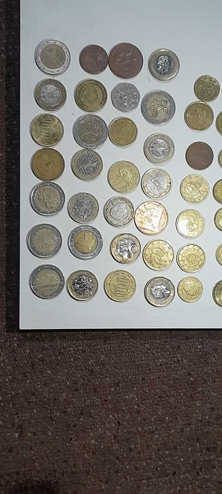 Moneti s razlichni dyrjavi