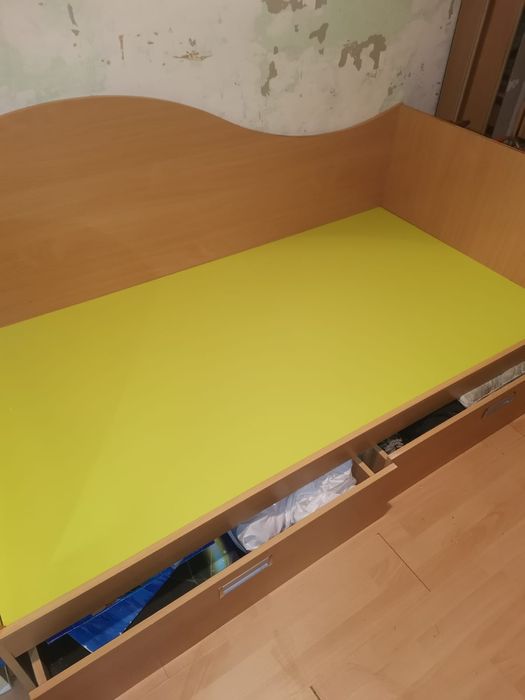 Продам кровать полуторку