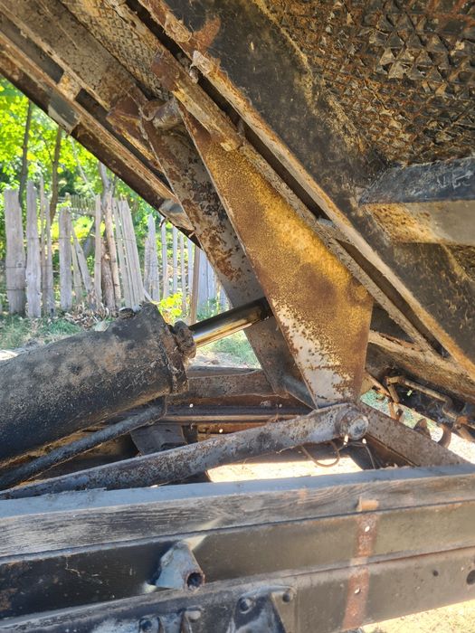 Remorca basculabila pe spate