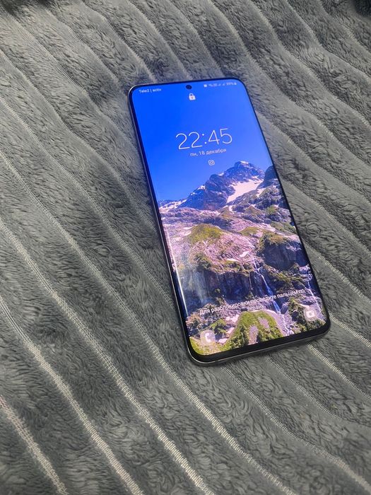 Телефон samsung s20 в отличном состоянии