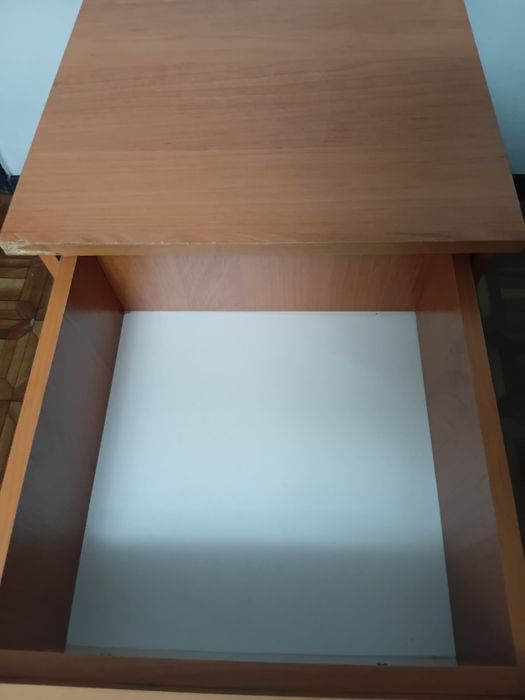 Тумбочка        .