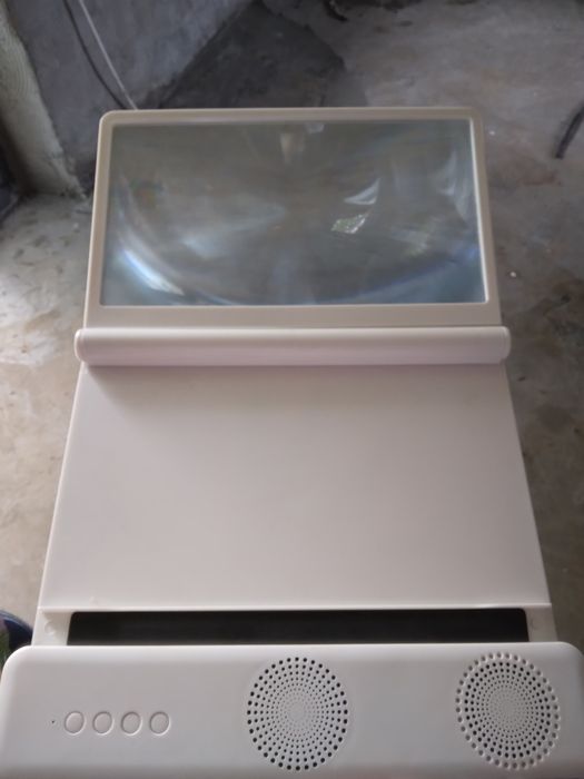 Phone screen Bluetooth speaker