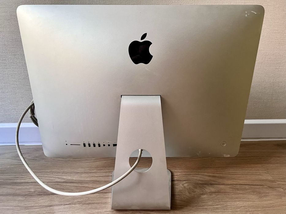 Imac 21,5 с SSD 256 без коробки.