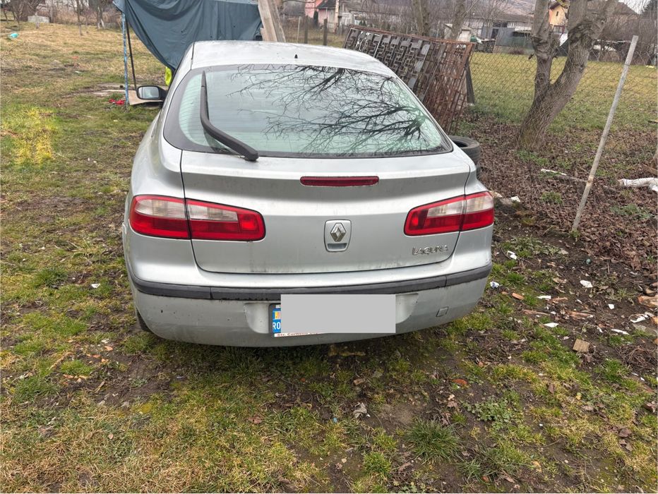 Vand /dezmembrez renault laguna 2002