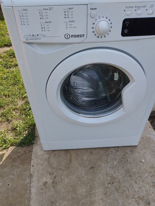 Vând mașină de spălat slim 580 ron