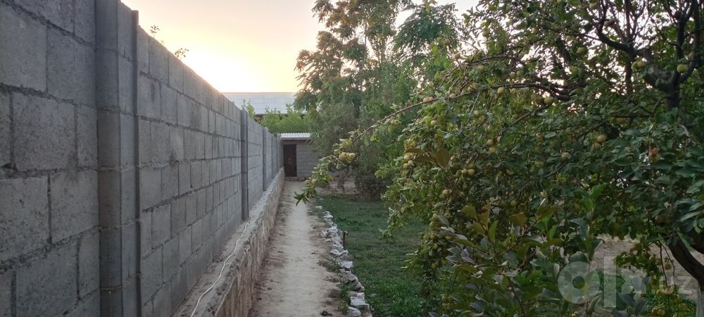 Uchastka sotiladi