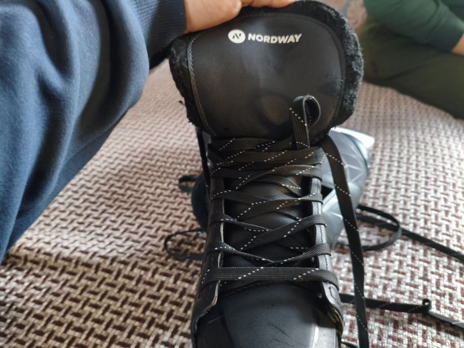 Продам коньки в отличном состояние