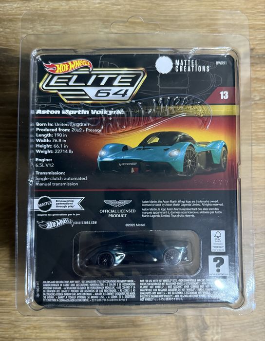 Hot wheels elite 64 aston martin