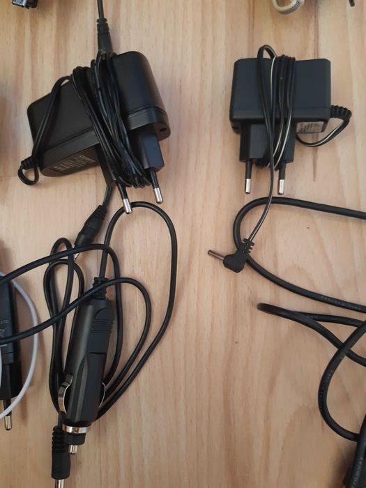 Зарядни у-ва, адаптери, слушалки и кабел