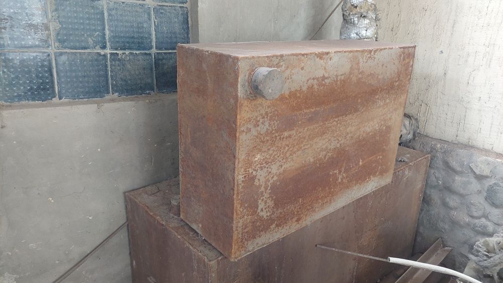 Бак металлический на 162 литра.